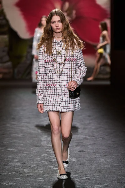 Look 31